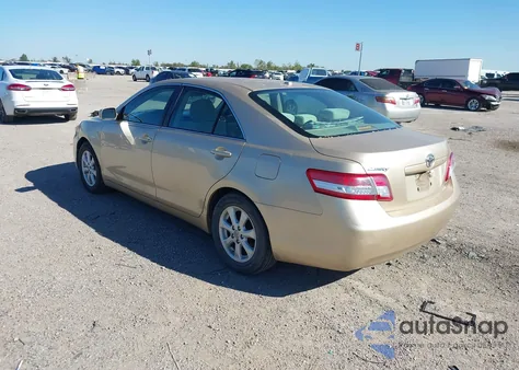 2011 Toyota Camry Le z USA, uszkodzony, nr VIN 4T1BF3EK8BU609587